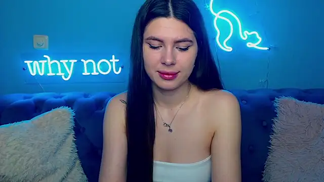 Snapshot of ViollinaLove chatting on 04.24.26 ViollinaLove online show from 04.24.26