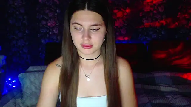 Snapshot of ViollinaLove chatting on 05.26.26 ViollinaLove online show from 05.26.26