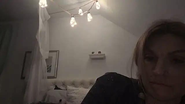 Snapshot of MaddisonX chatting on 03.01.26 MaddisonX online show from 03.01.26