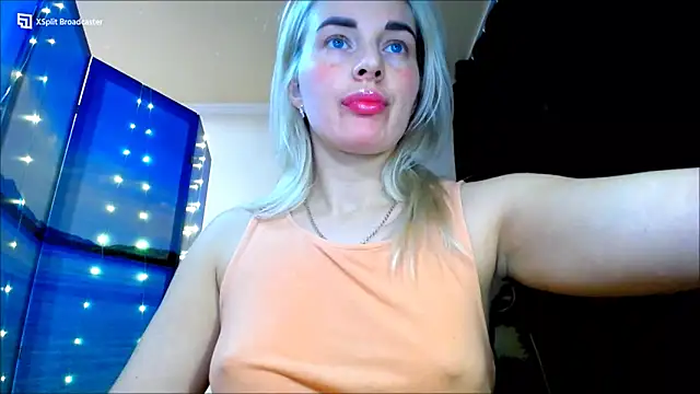 Snapshot of miaa_sunn chatting on 12.16.24 miaa sunn online show from 12.16.24