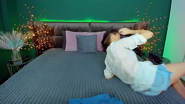 Rebecca Diamond online show from 02.09.25