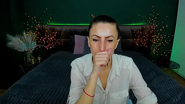 Rebecca Diamond online show from 02.17.25