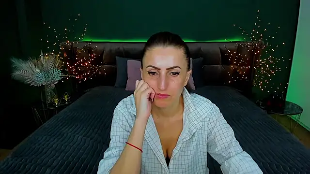 Rebecca Diamond online show from 02.18.25