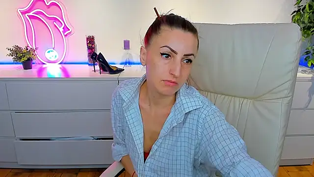 Rebecca Diamond online show from 02.23.25