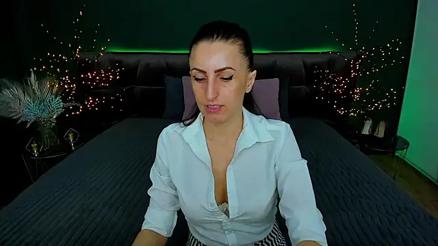 Rebecca Diamond online show from 03.19.25