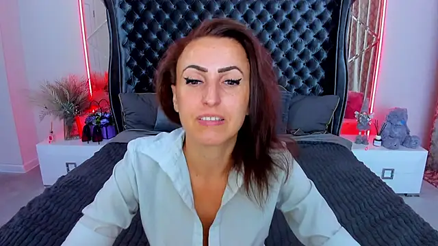 Rebecca Diamond online show from 07.06.26