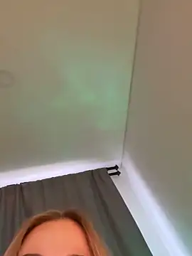 curchez  online show from 02.17.25