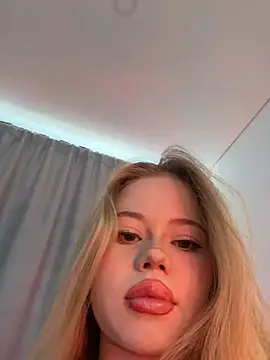 curchez  online show from 02.23.25