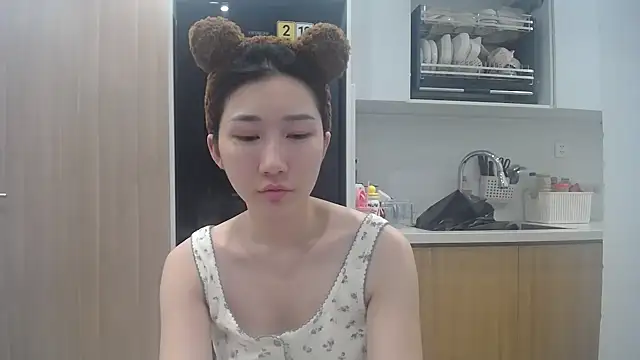 Snapshot of Asiagirll chatting on 06.18.26 Asiagirll online show from 06.18.26
