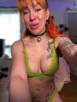 Pia July  online show from 01.04.25