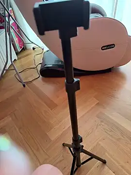 Pia July  online show from 09.10.25