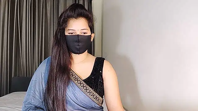 Snapshot of YourLovelyQueen chatting on 12.23.24 YourLovelyQueen online show from 12.23.24