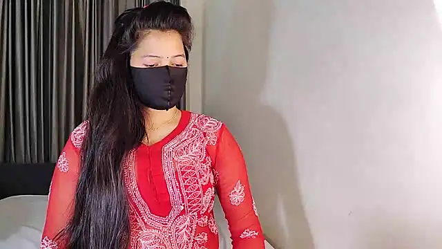 Snapshot of YourLovelyQueen chatting on 01.14.25 YourLovelyQueen online show from 01.14.25