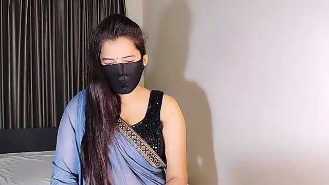 Snapshot of YourLovelyQueen chatting on 02.13.25 YourLovelyQueen online show from 02.13.25