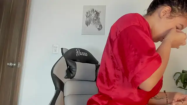 Hanna Risso online show from 11.14.25