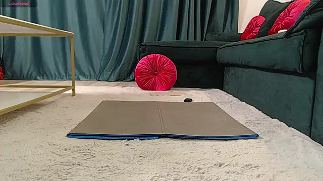 natasha-bigas online show from 10.11.25