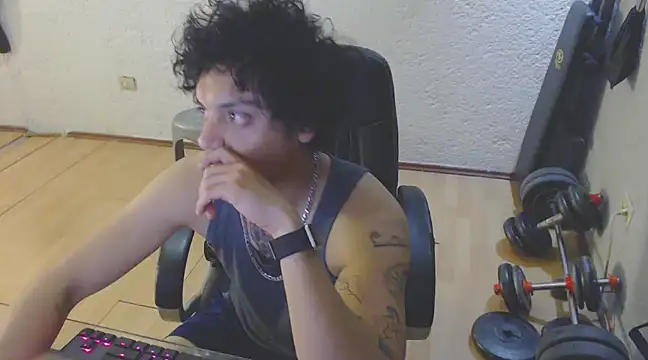 Snapshot of GruesoMexico chatting on 03.19.25 GruesoMexico online show from 03.19.25