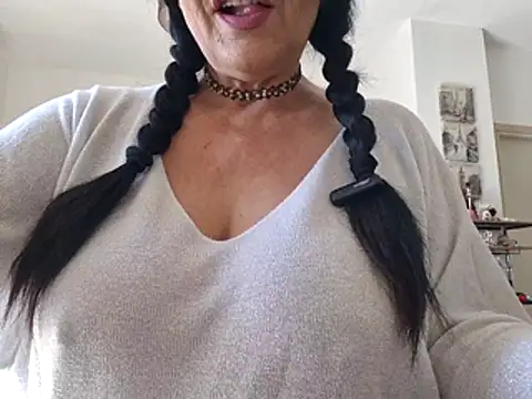 Snapshot of La_Vedova_Allegra chatting on 04.19.26 La Vedova Allegra online show from 04.19.26