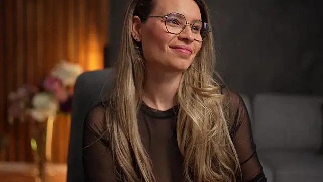 BrandyWhite online show from 09.11.25