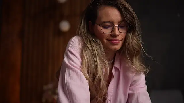 BrandyWhite online show from 11.03.25