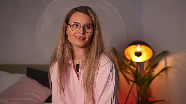 BrandyWhite online show from 04.21.26