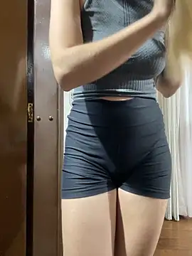 Snapshot of larrysalopes chatting on 03.31.26 larrysalopes online show from 03.31.26