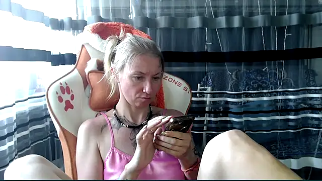 cold lollipop online show from 04.17.26