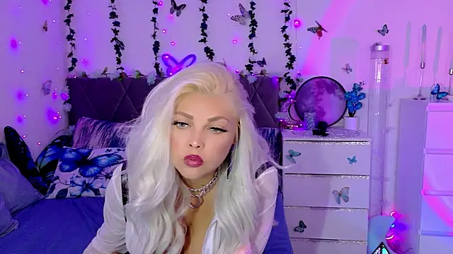 Snapshot of LexY- chatting on 07.16.26 LexY- online show from 07.16.26