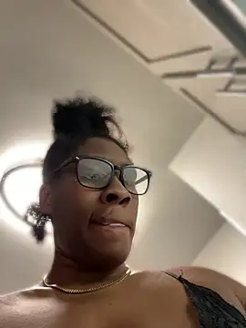 Foreignthababyy online show from 04.22.26