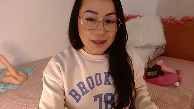 lucy luu  online show from 01.04.25