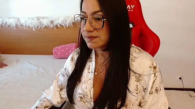 lucy luu  online show from 09.23.25