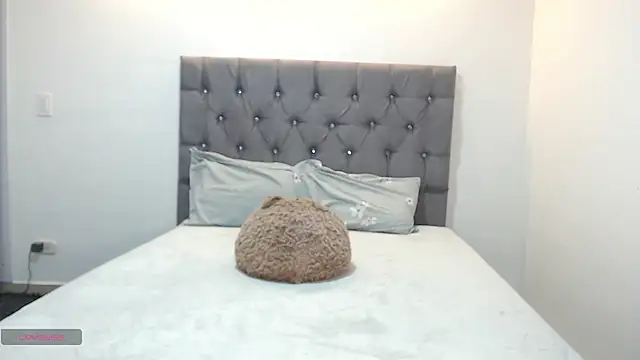 Maya Lewis online show from 03.05.25