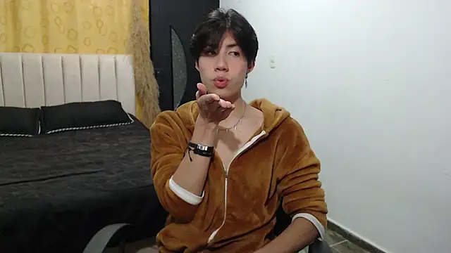 Elio-cam online show from 12.23.24