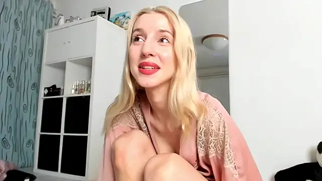 KenzieDawton online show from 09.08.25