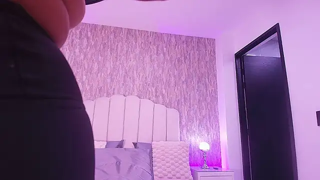 raven lilith  online show from 02.15.26