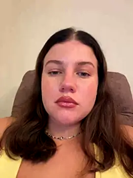 Snapshot of likaxxx chatting on 10.31.25 likaxxx online show from 10.31.25