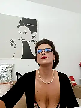 RebeccaNoble online show from 10.06.25