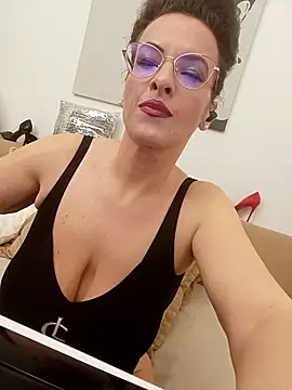 Snapshot of RebeccaNoble chatting on 04.16.26 RebeccaNoble online show from 04.16.26