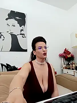 Snapshot of RebeccaNoble chatting on 05.08.26 RebeccaNoble online show from 05.08.26
