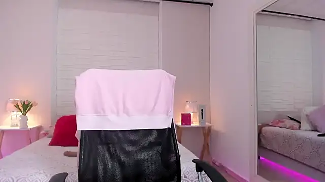 SophiaaStone online show from 03.28.26