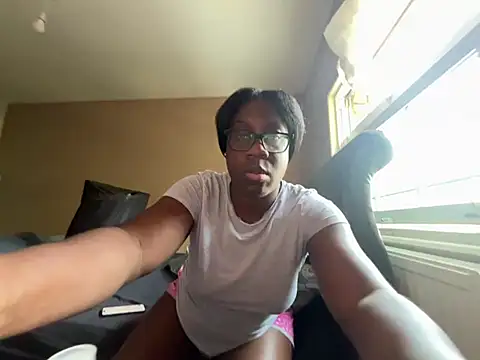 Snapshot of blacksexybeauty31 chatting on 06.26.26 blacksexybeauty31 online show from 06.26.26