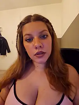 Snapshot of Janefruti chatting on 02.28.25 Janefruti online show from 02.28.25