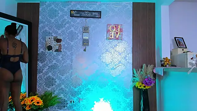 kelly thomson online show from 09.30.25