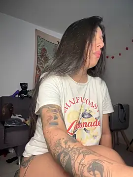 kiaraglam2 online show from 11.21.25