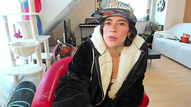 Snapshot of tinny_williams chatting on 09.10.25 tinny williams online show from 09.10.25