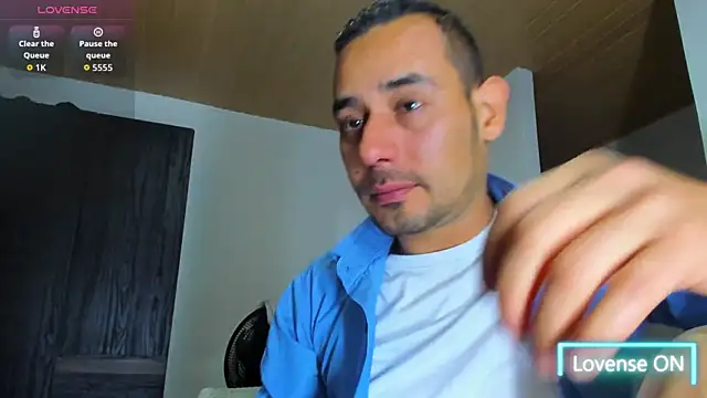 jhonyalzate2 online show from 10.30.25