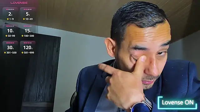 jhonyalzate2 online show from 10.31.25