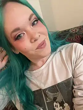 Snapshot of thetinyblue chatting on 02.09.25 thetinyblue online show from 02.09.25