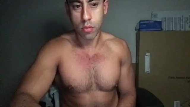 Snapshot of BigGuyMuscle chatting on 02.05.25 BigGuyMuscle online show from 02.05.25