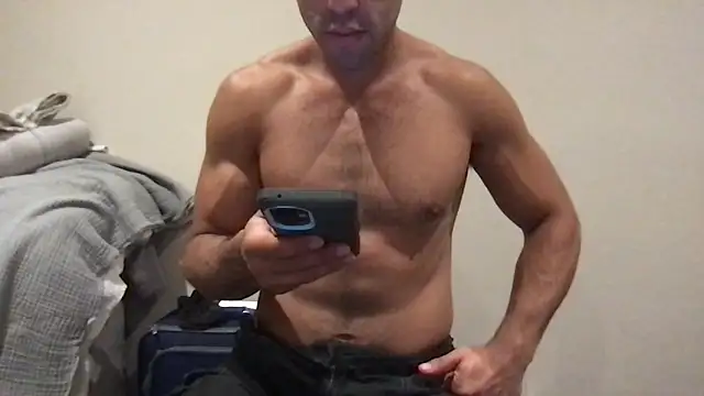 Snapshot of BigGuyMuscle chatting on 02.06.25 BigGuyMuscle online show from 02.06.25